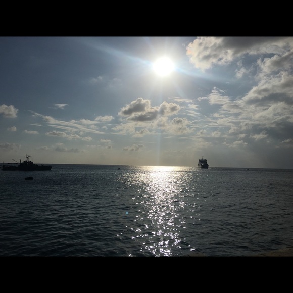 Meet the Posher Other - Meet your Posher, Vanessa